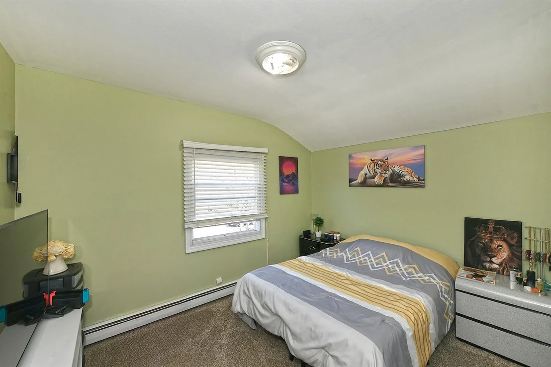 Photo of 4 Split Pine Circle