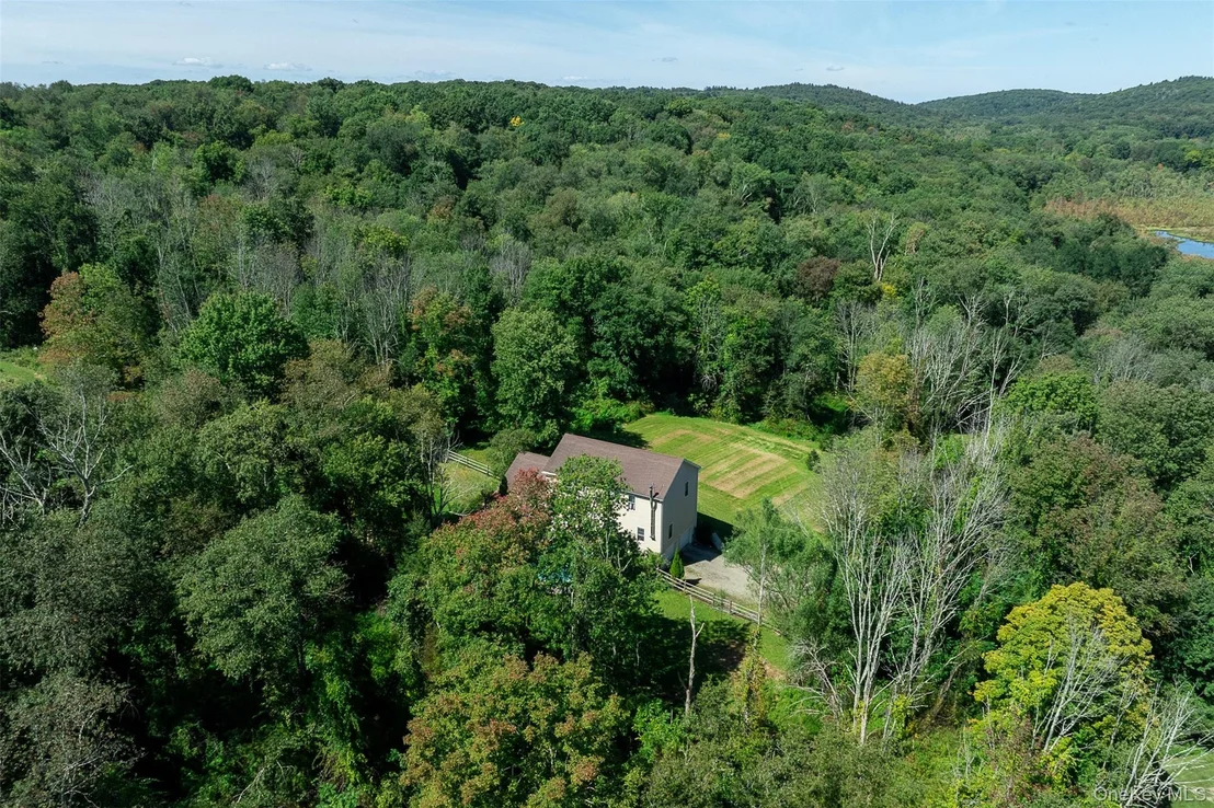 Photo of 250 Highview Road