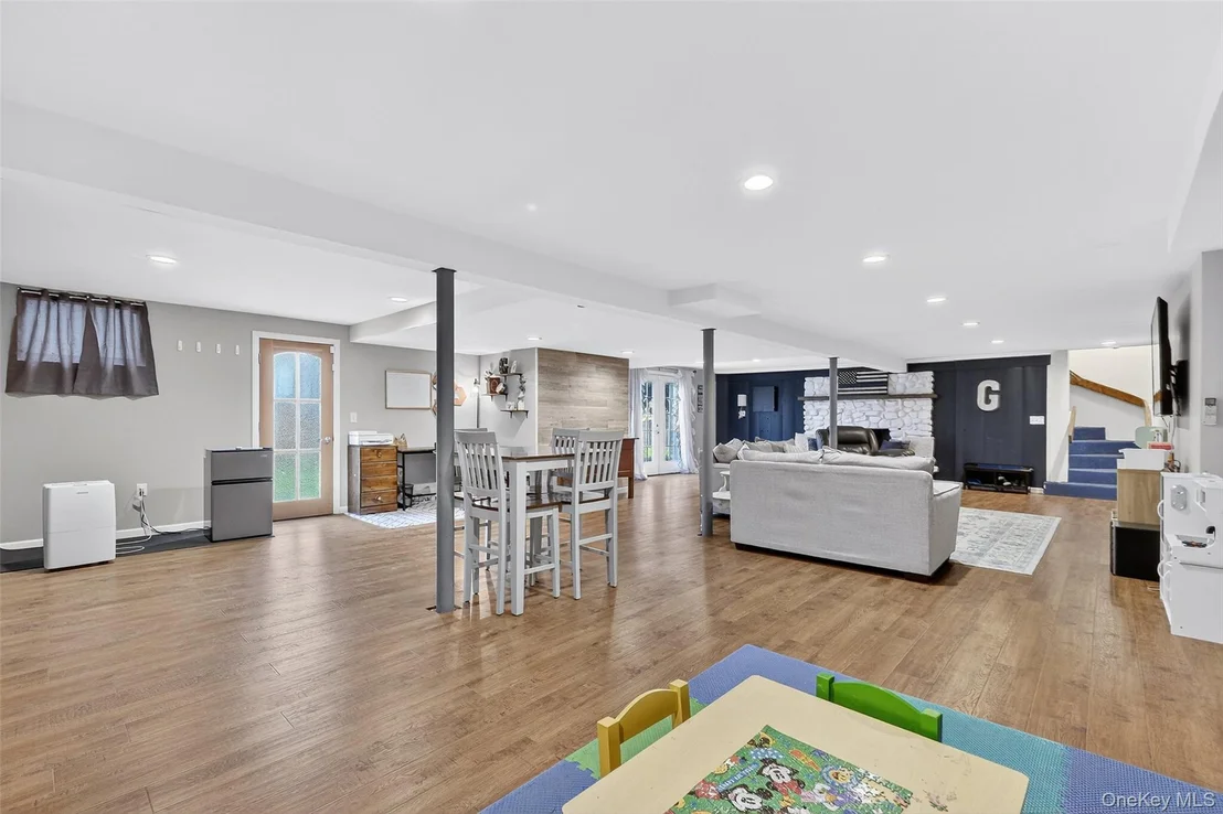 Photo of 8 Ridge Road