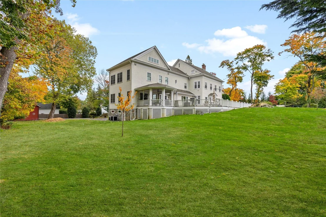 Photo of 723 Boston Post Road