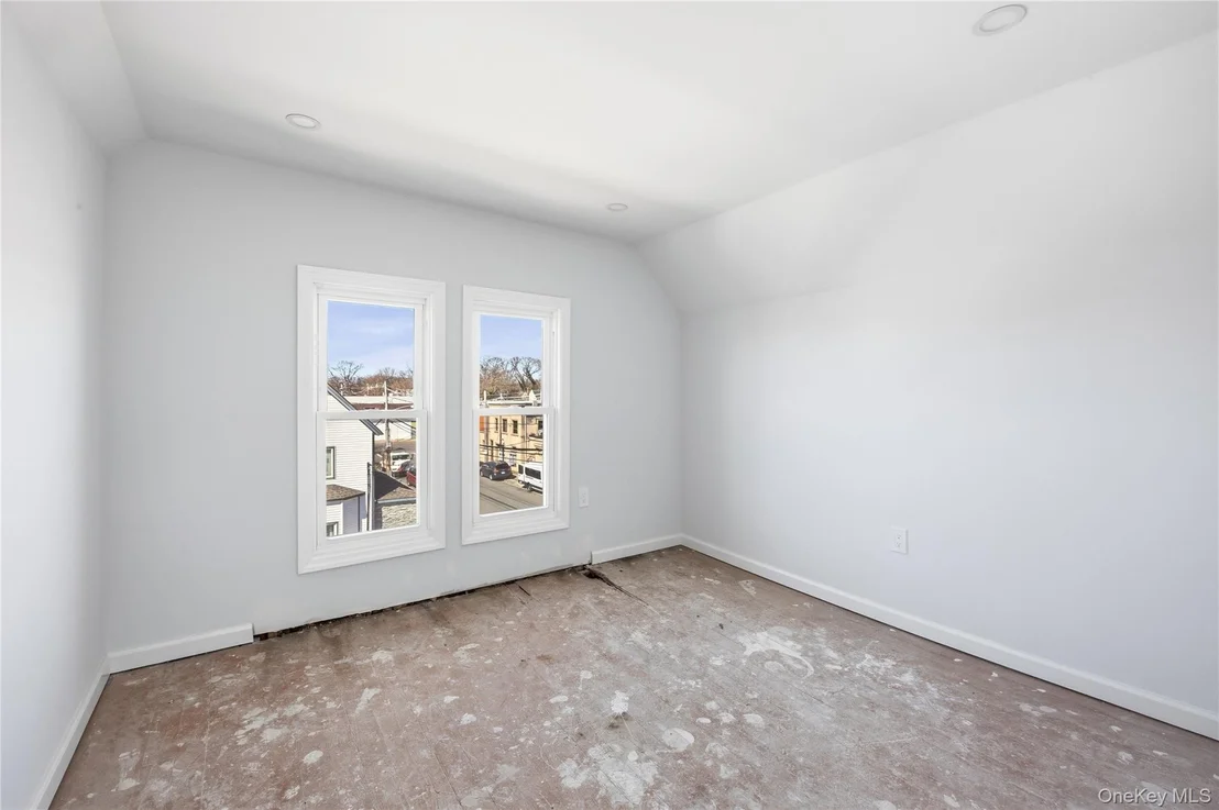 Photo of 22 Colonial Avenue
