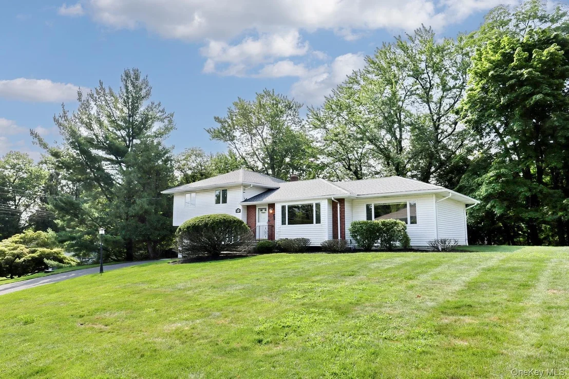 Photo of 10 Briarcliff Drive