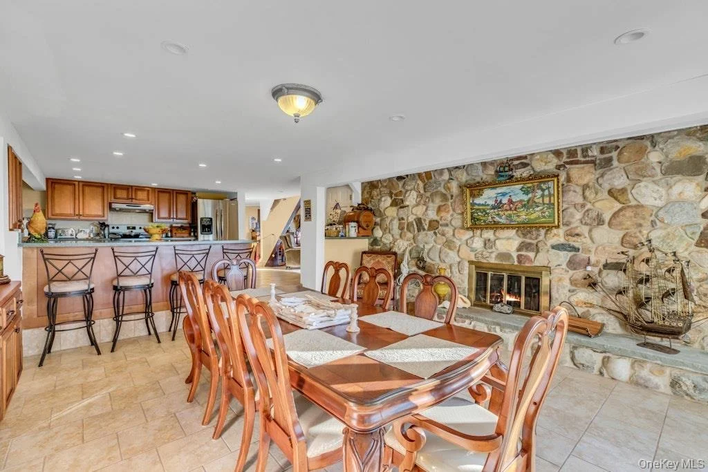 Photo of 995 Red Fox Road