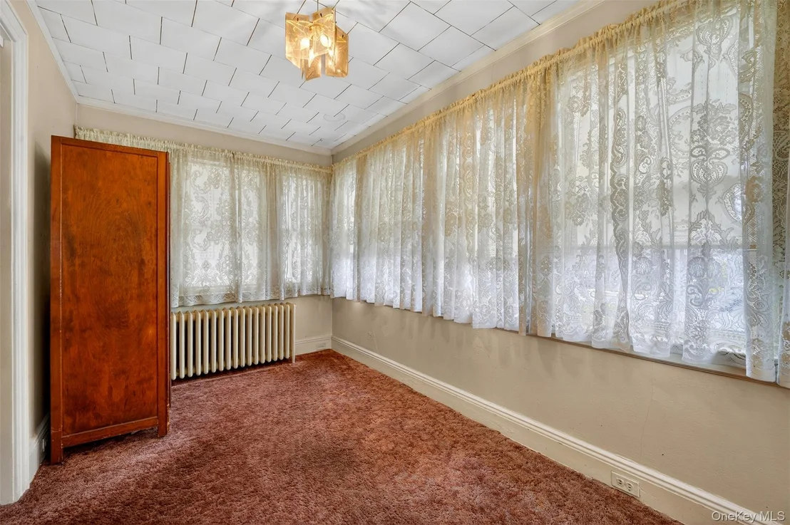 Photo of 3512 Utopia Parkway