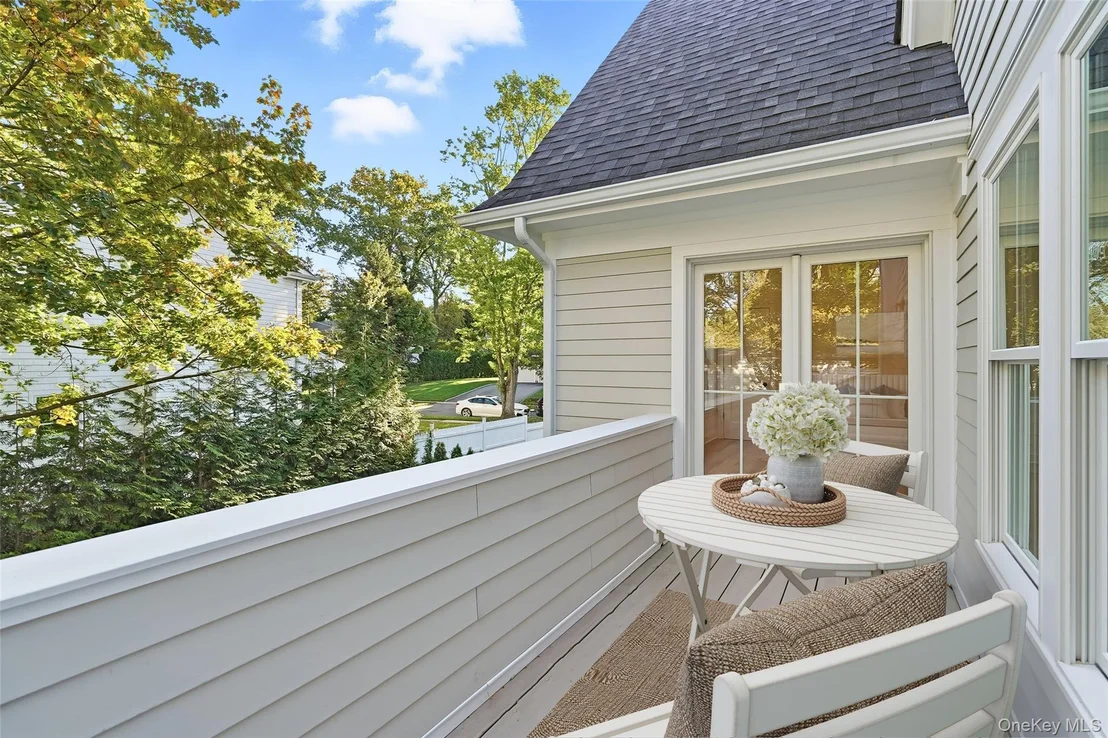 Photo of 76 Glen Oaks Drive