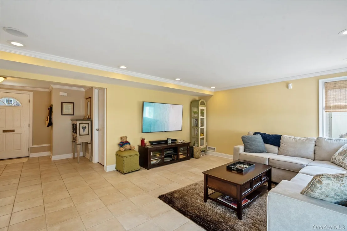 Photo of 46 Saratoga Drive