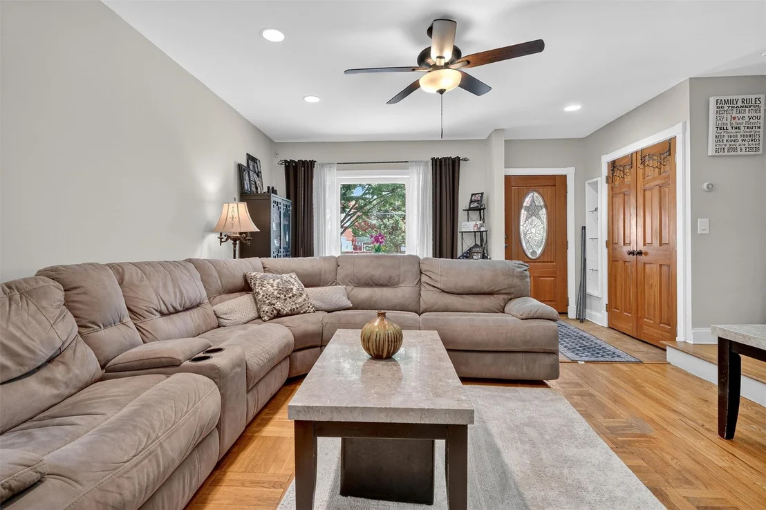 Photo of 767 Clarence Avenue