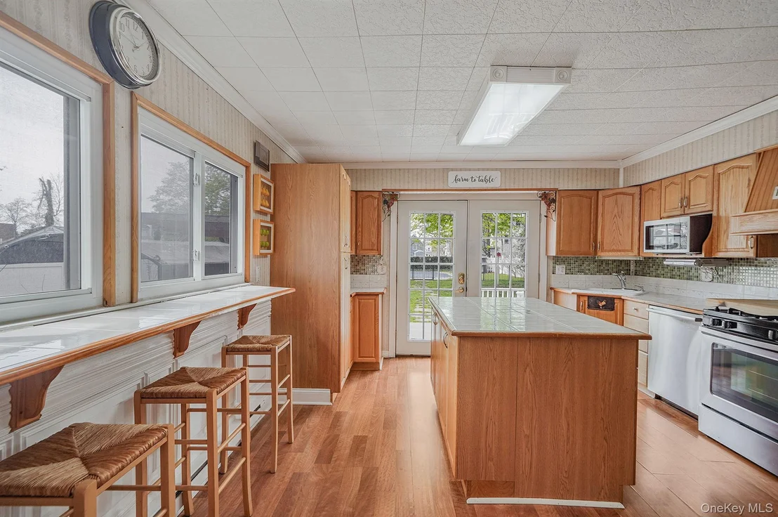 Photo of 74 Maple Avenue