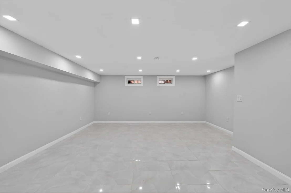 Photo of 592 Powell Street