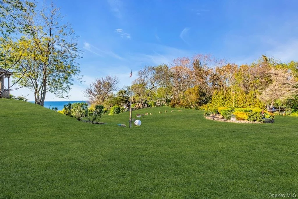 Photo of 995 Red Fox Road