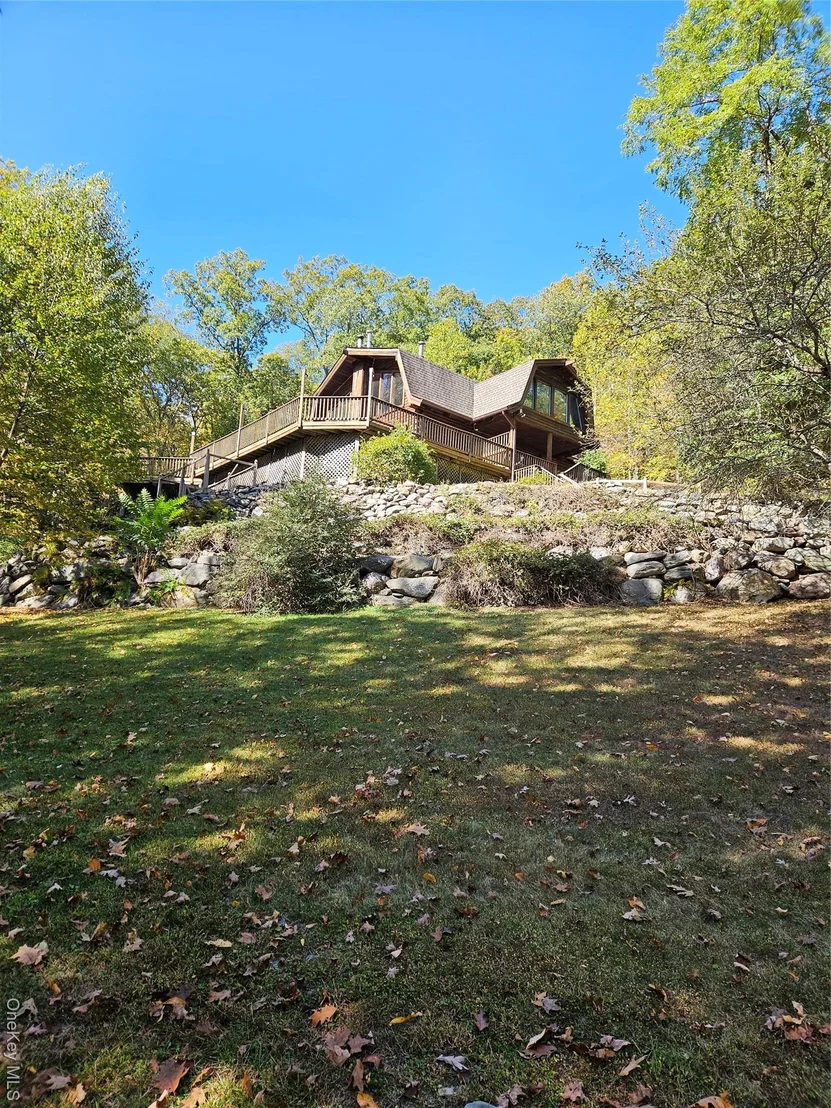 Photo of 1644 Lakes Road