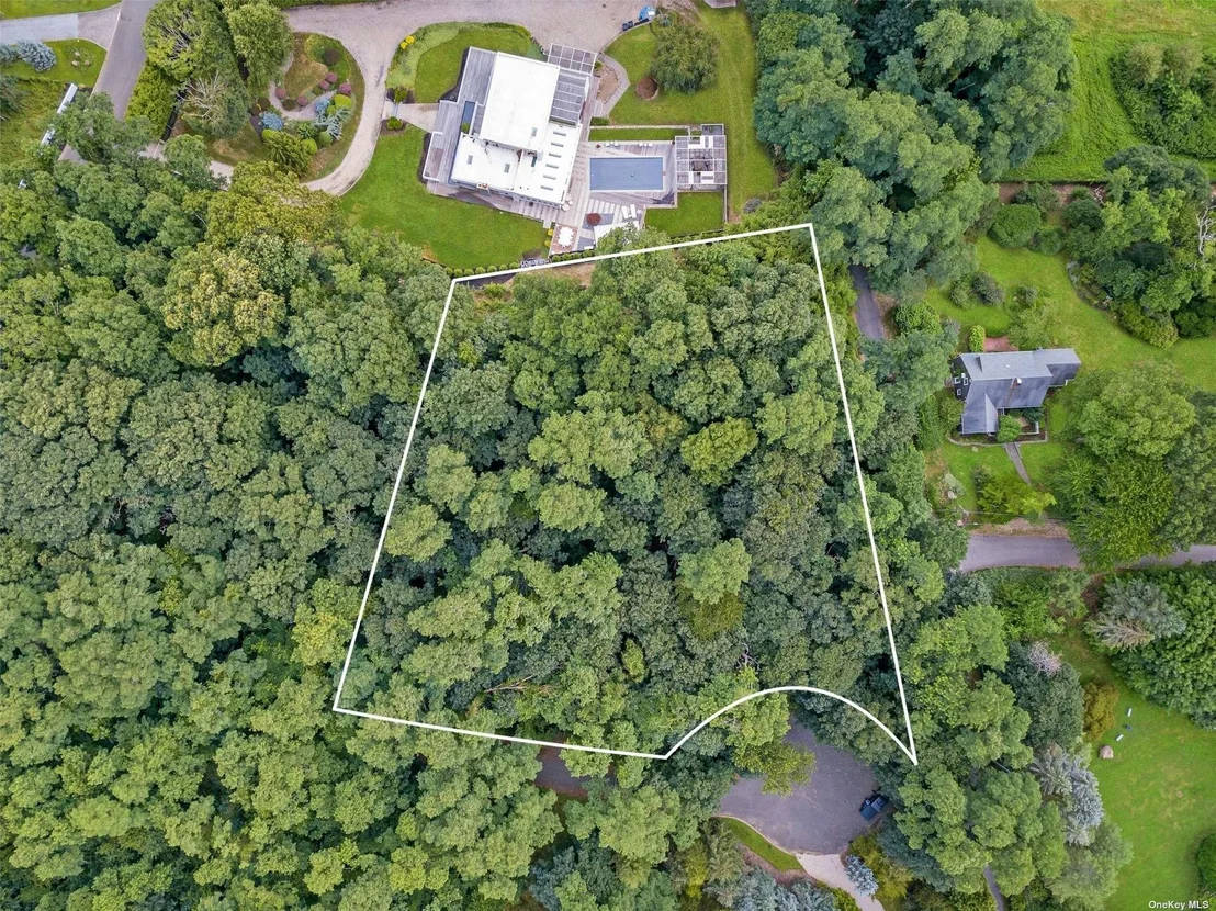 Photo of 150 N Hillcrest Drive