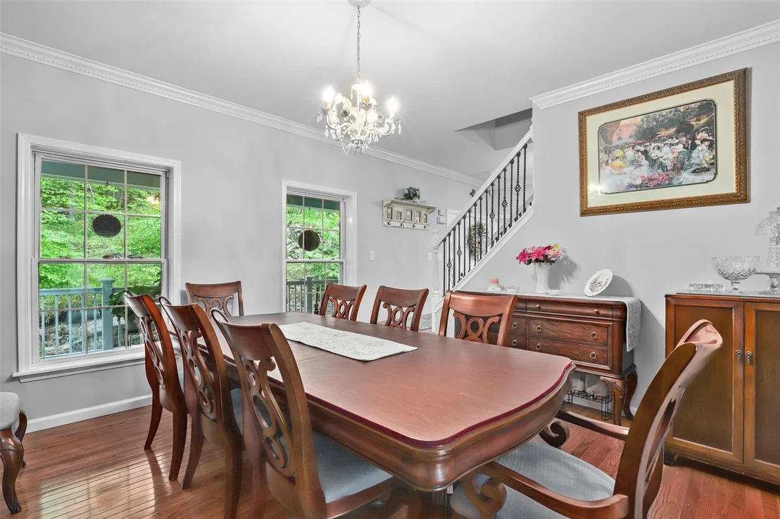 Photo of 25 Crest Road