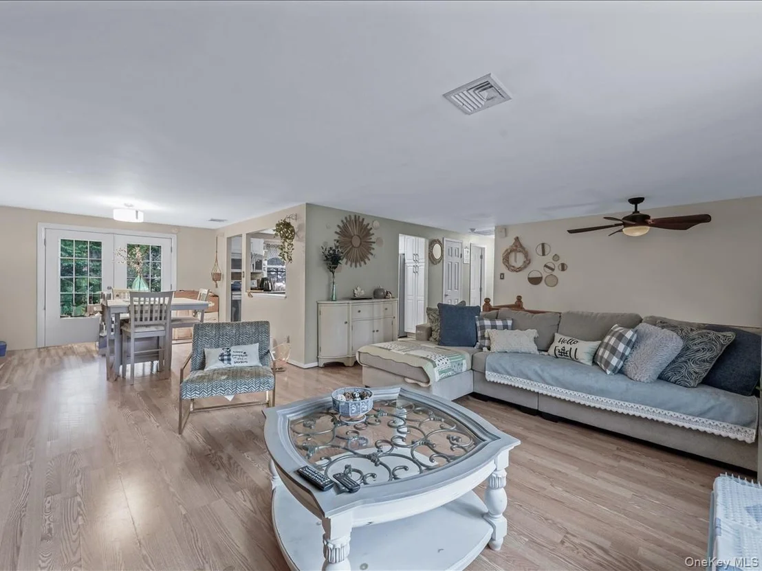 Photo of 33 Winside Lane
