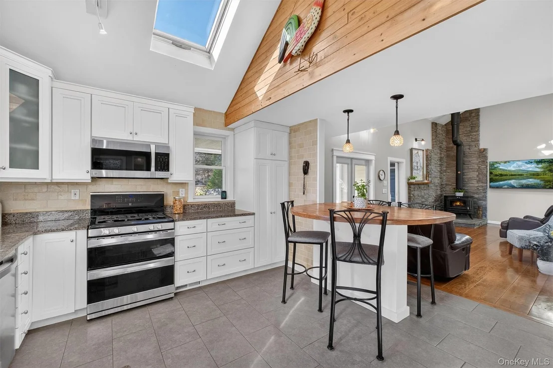 Photo of 255 Haviland Drive