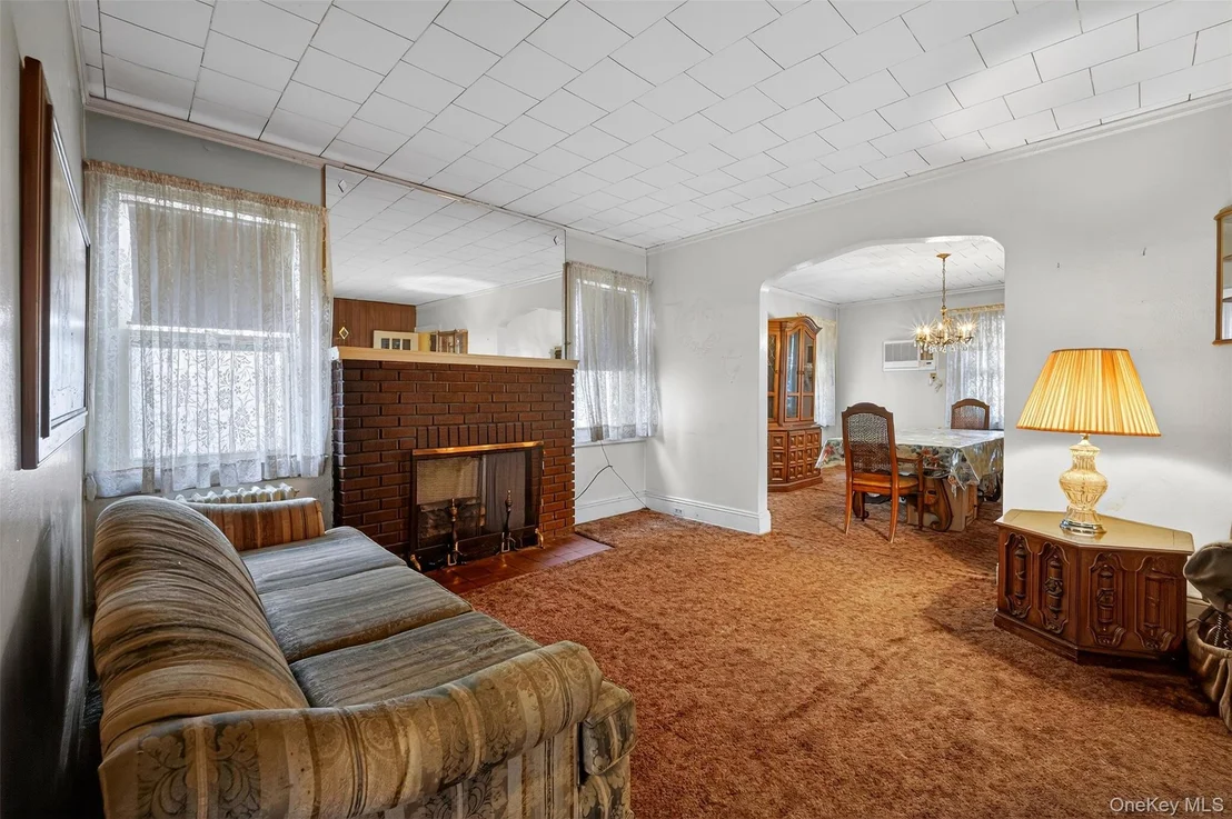Photo of 3512 Utopia Parkway