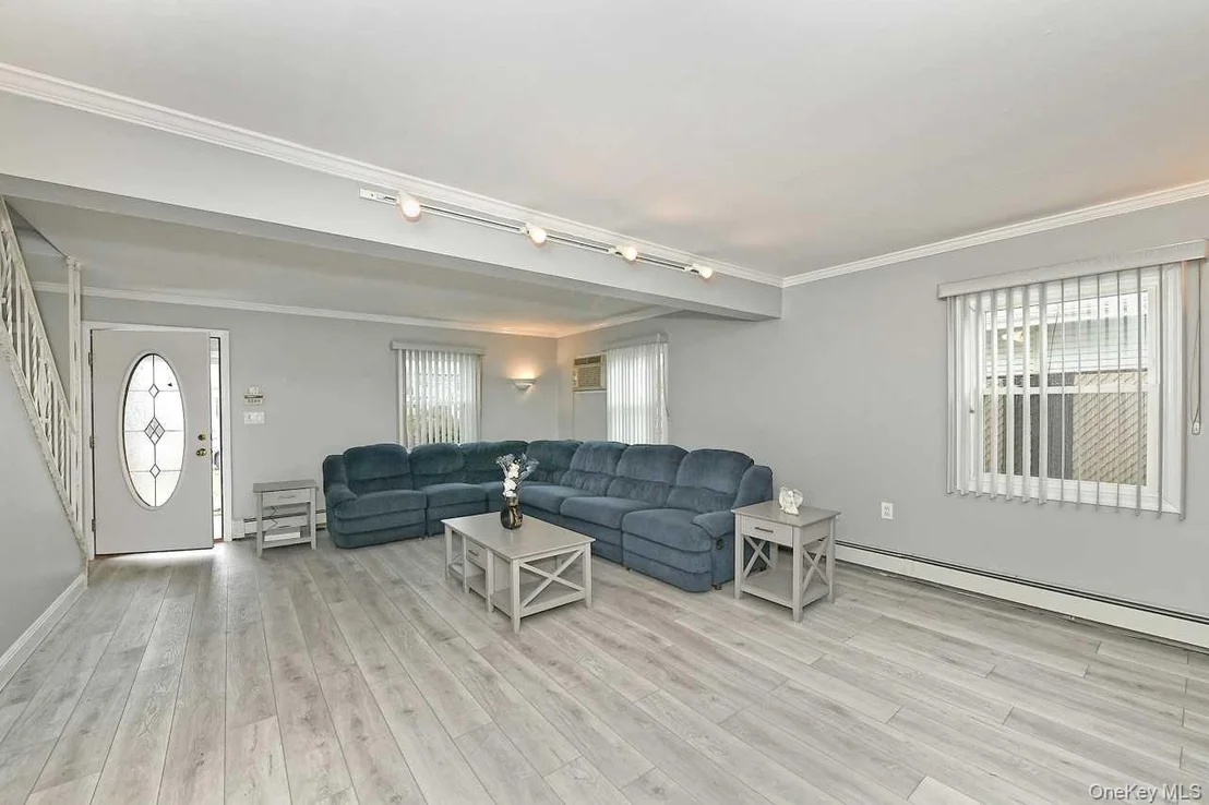 Photo of 203 Saddle Lane