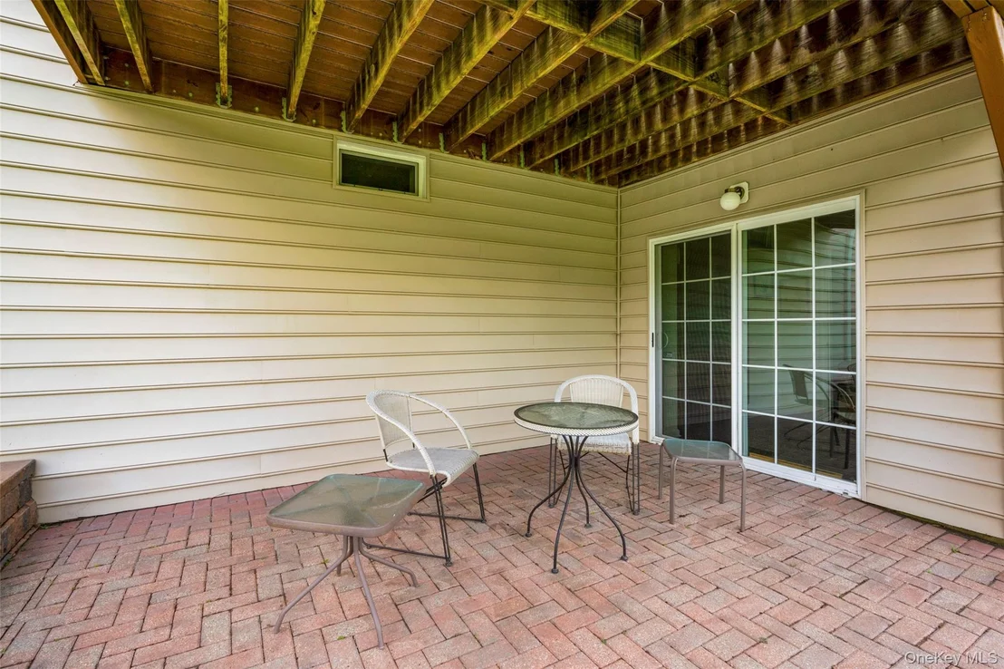 Photo of 653 Creekside Lane