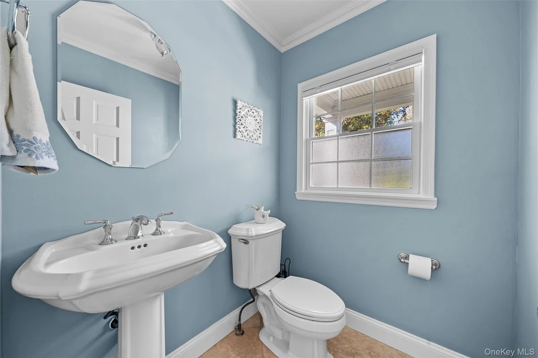Photo of 156 Cabot Road