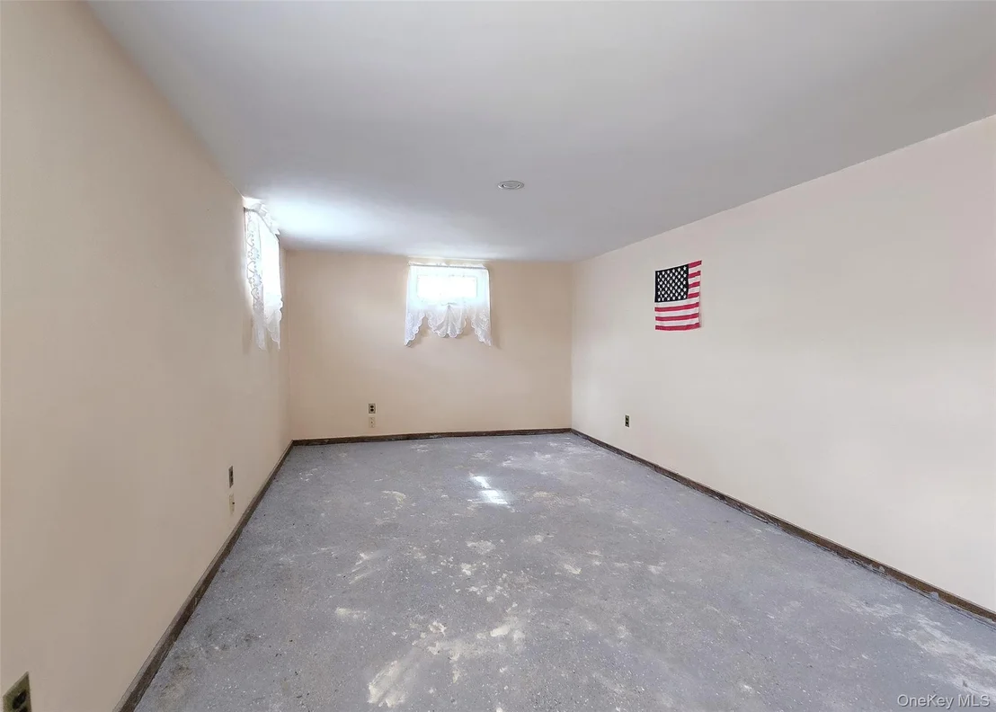 Photo of 32 Dennis Drive
