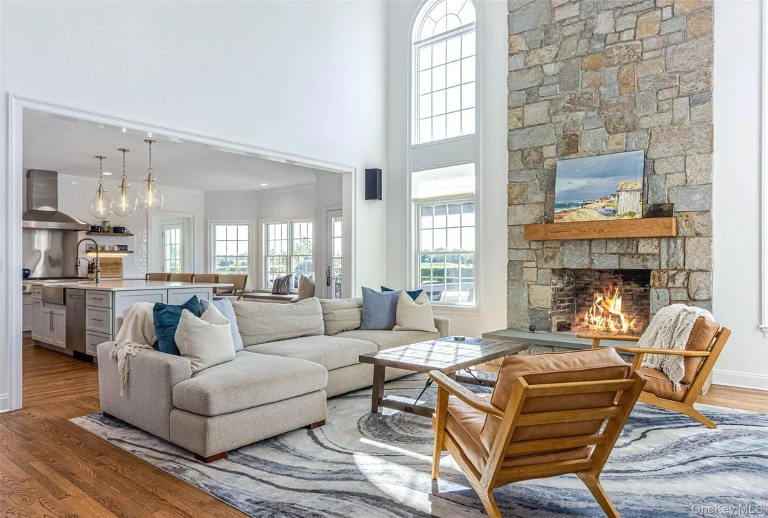 Photo of 350 Laurel Way