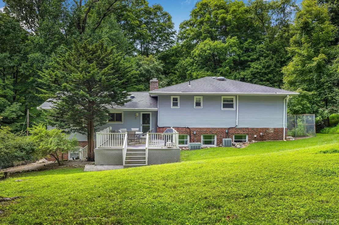 Photo of 1007 Haverstraw Road