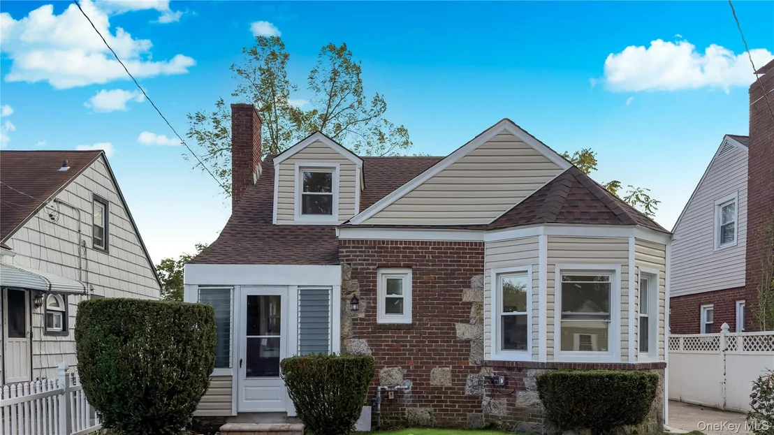 Photo of 138 Windsor Parkway