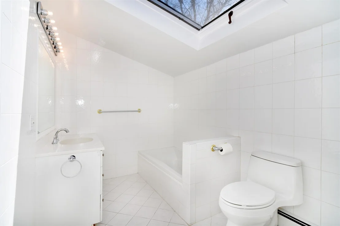 Photo of 24 Lochland Road
