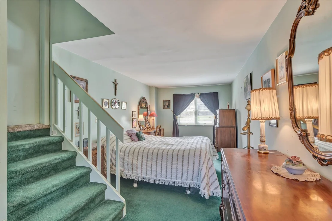 Photo of 87 Mohawk Avenue