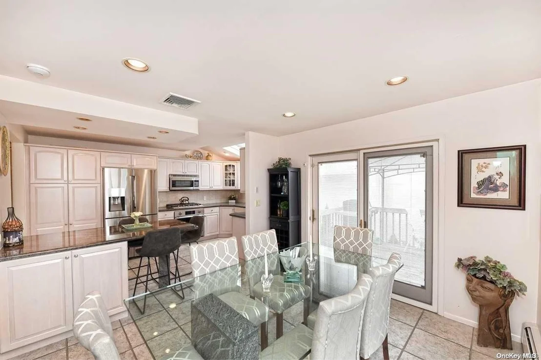 Photo of 2864 Shore Drive