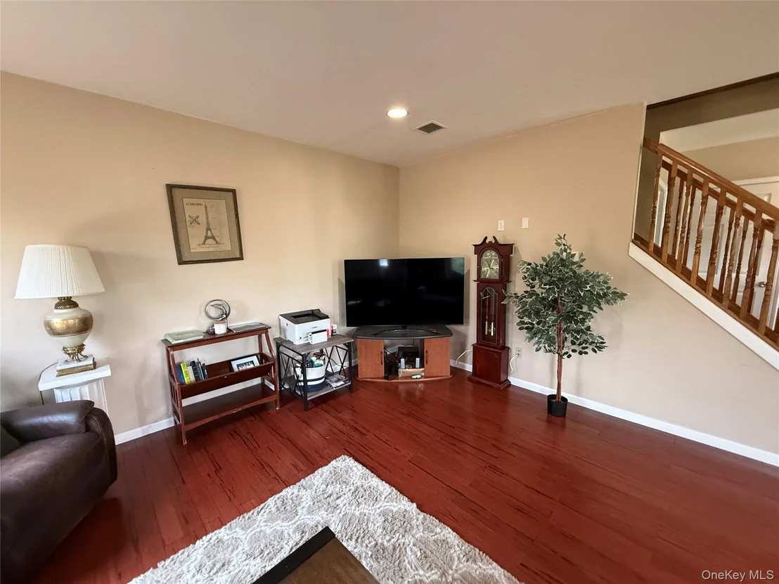 Photo of 23 Swezey Place
