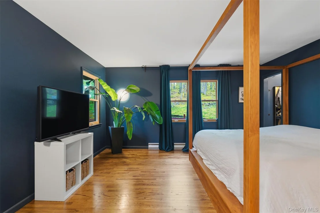 Photo of 8 Upper Shad Road