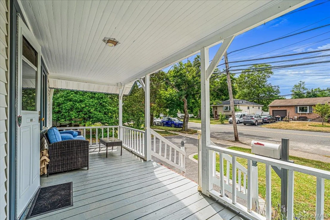 Photo of 41 Moffitt Boulevard