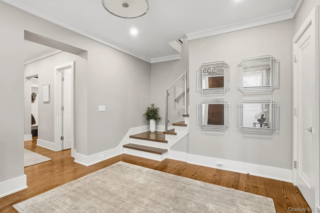Photo of 9 Kirby Lane N