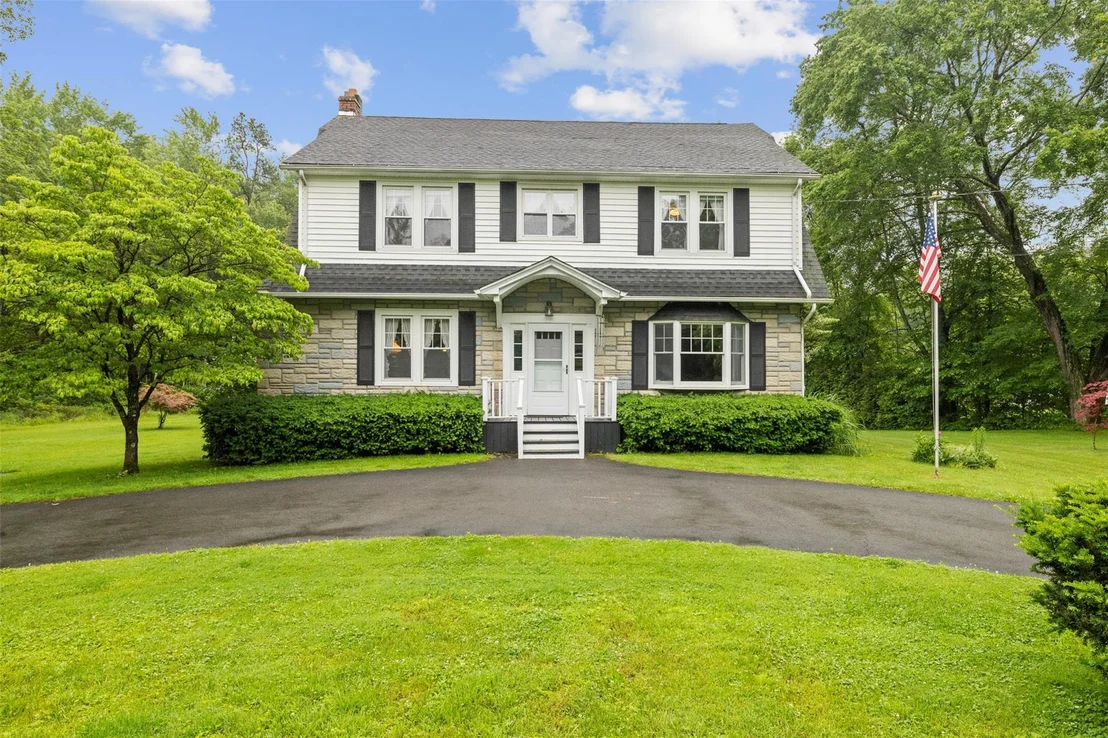 Photo of 149 River Road