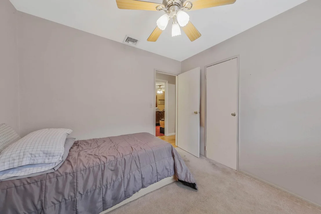 Photo of 8 Peconic Lane
