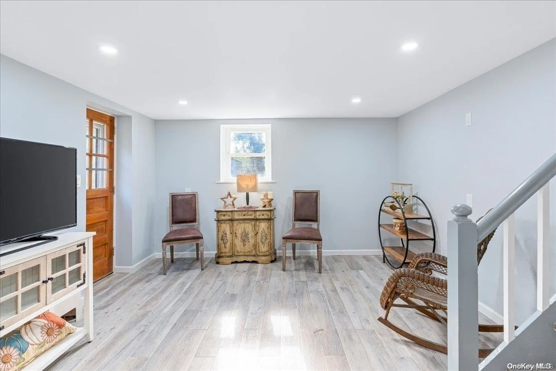 Photo of 35 Parkview Circle S