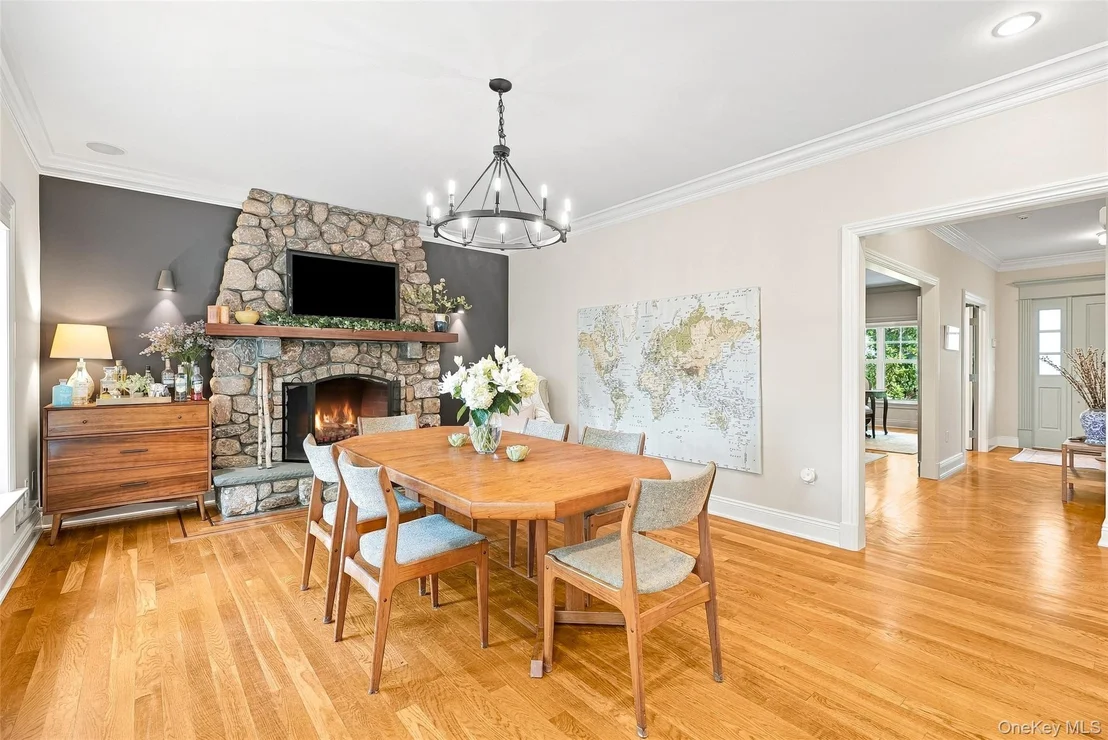 Photo of 102 Florence Avenue
