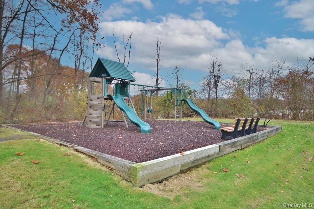 Photo of 902 Williamsburg Drive