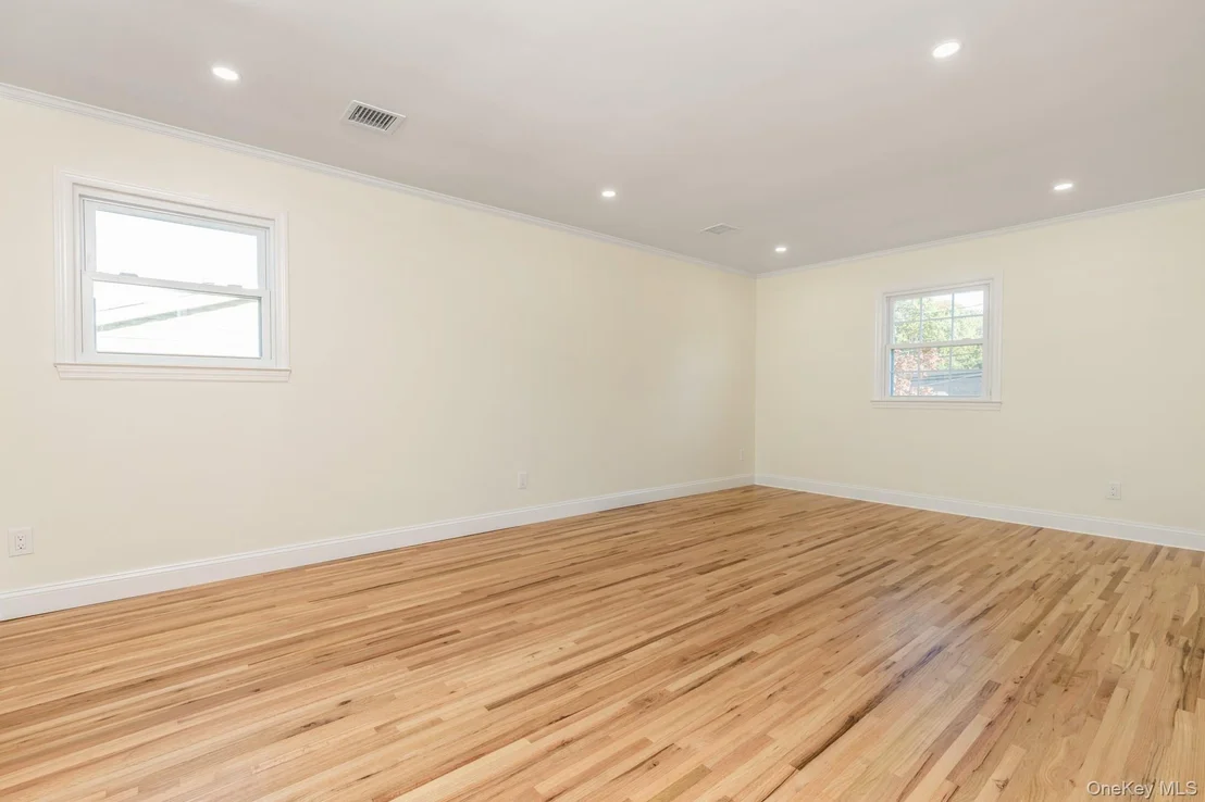 Photo of 123 Erlanger Boulevard