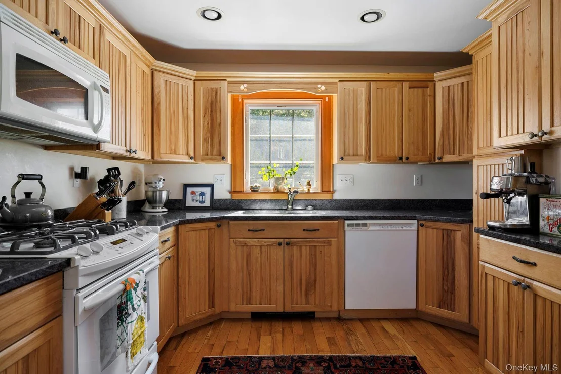 Photo of 452 Mountain Road
