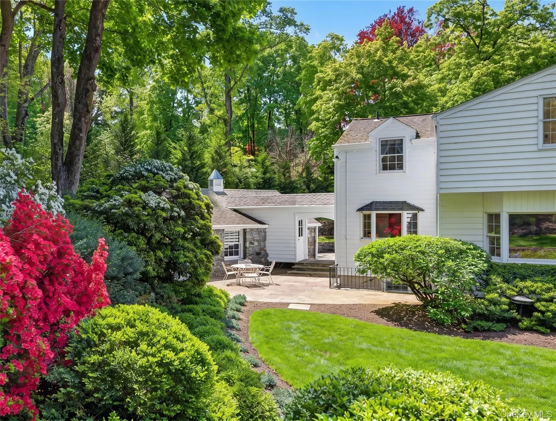 Photo of 33 Oliphant Avenue