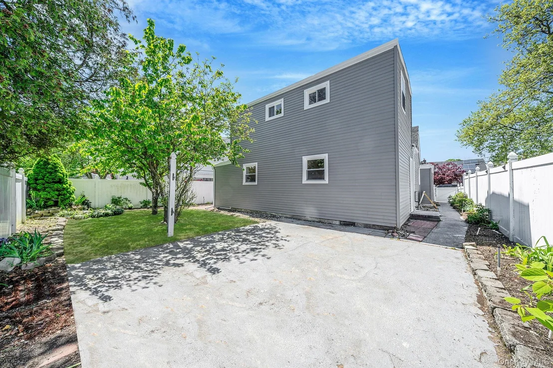 Photo of 16 Hapsburg Place