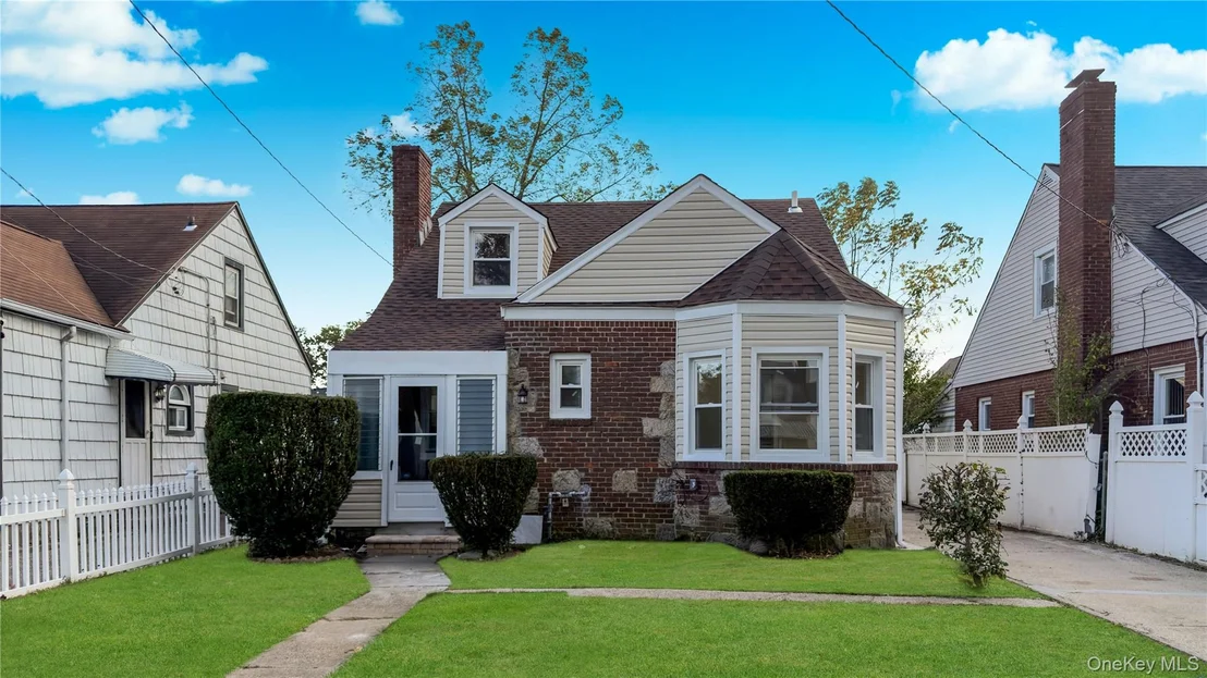 Photo of 138 Windsor Parkway