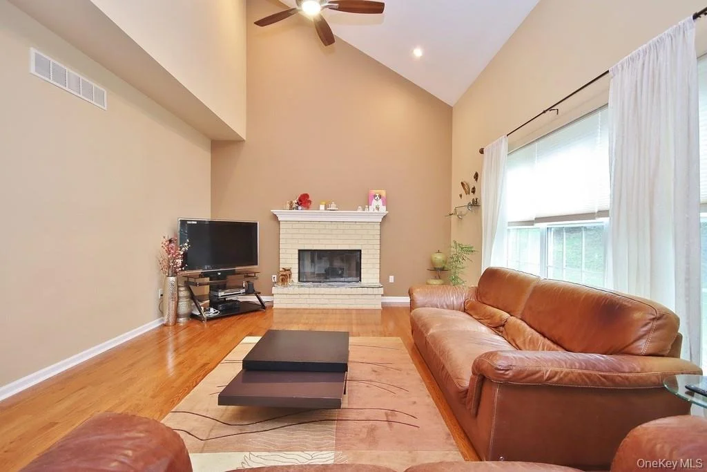 Photo of 216 Roosevelt Drive