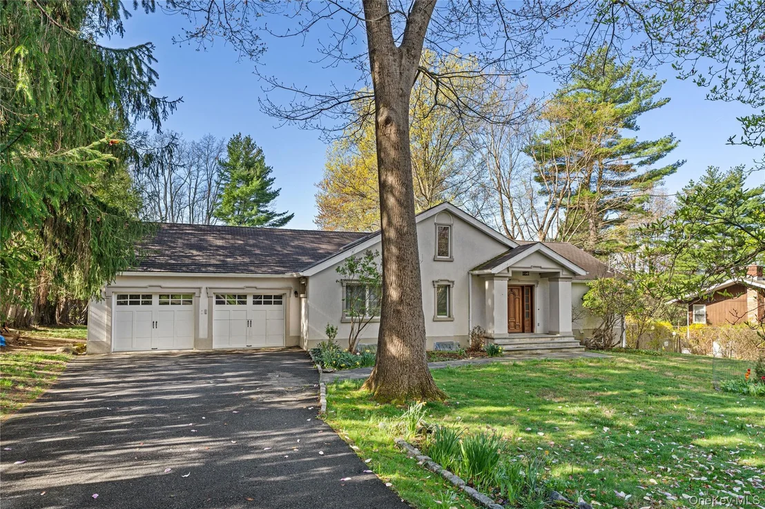 Photo of 8 Riverview Farm Road