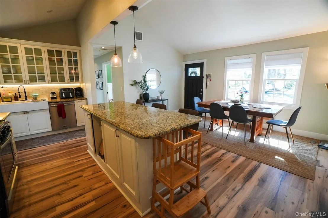 Photo of 1026 Howells Road