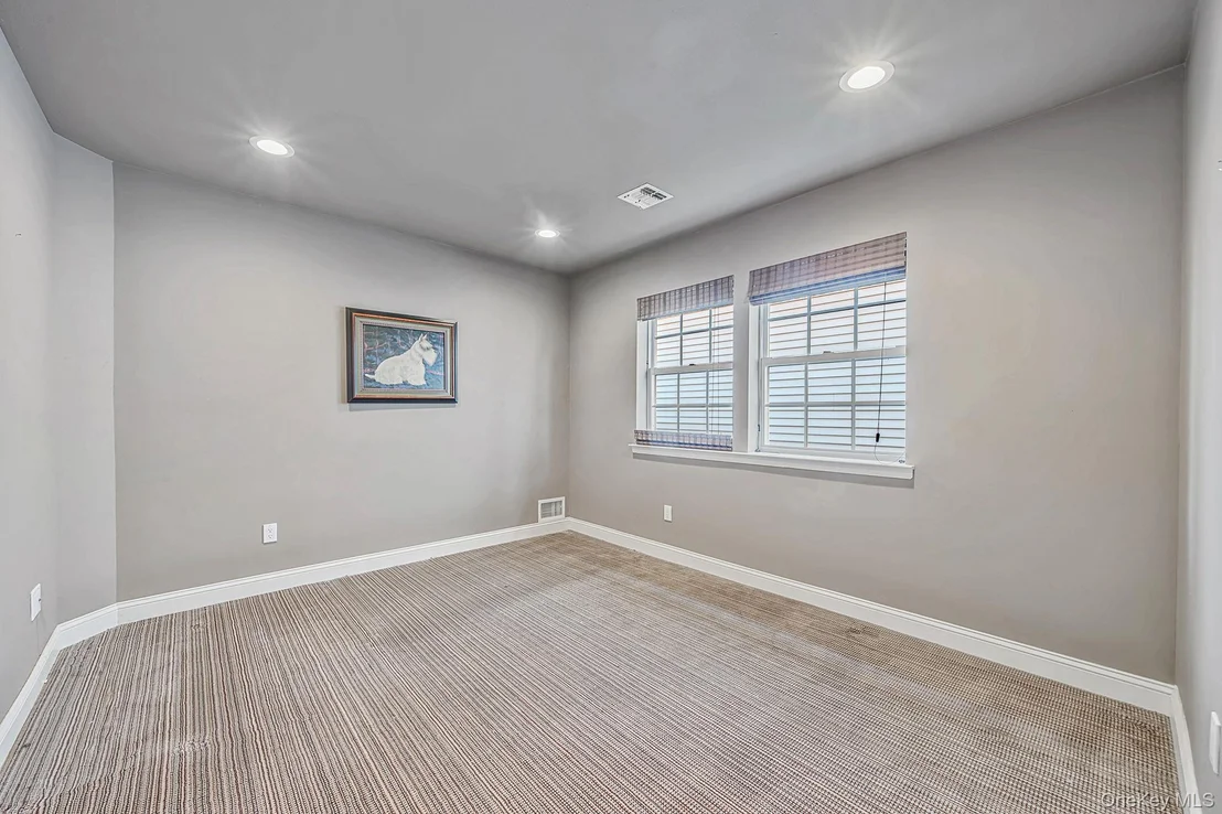 Photo of 6 Hamlet Drive