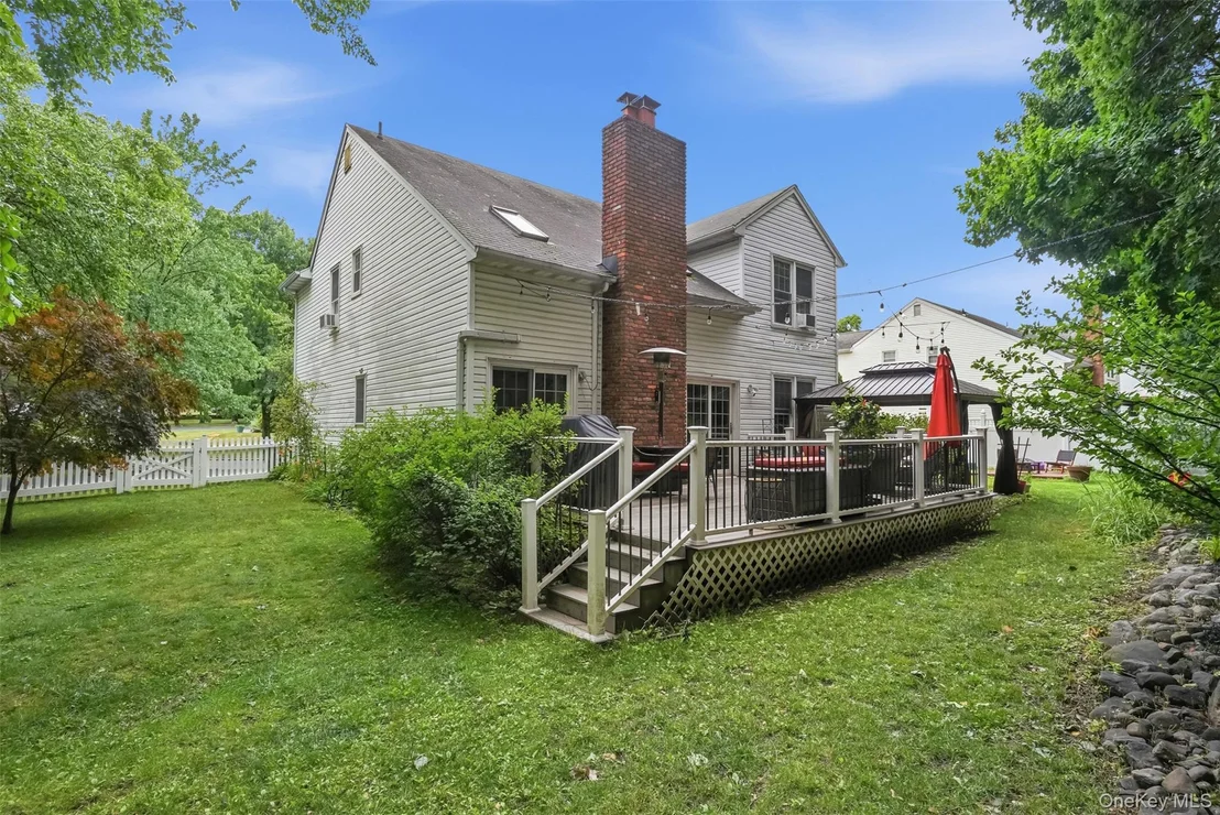 Photo of 16 Larkin Lane
