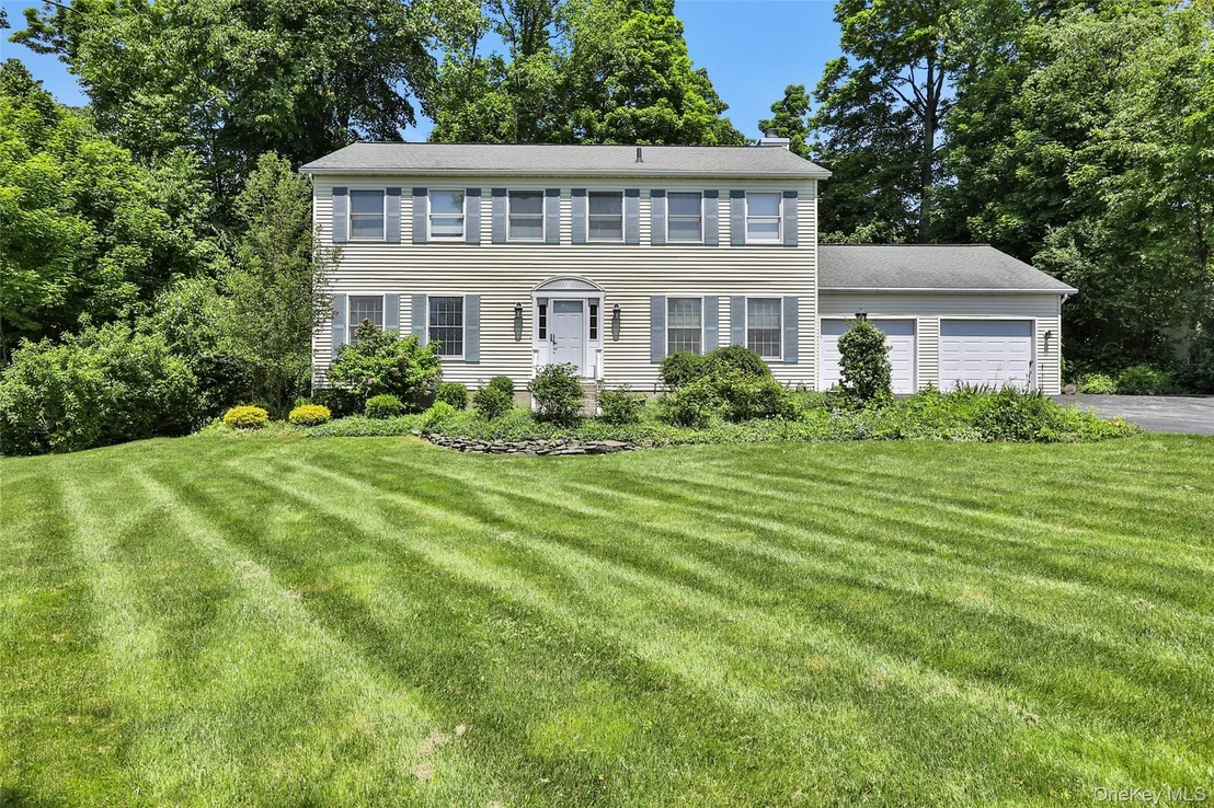 Photo of 8 White Pine Lane